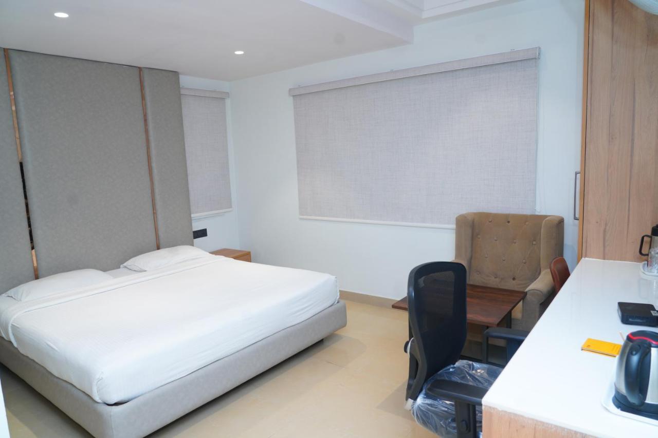 Hotel Kinara Grand Hyderabad Exterior foto